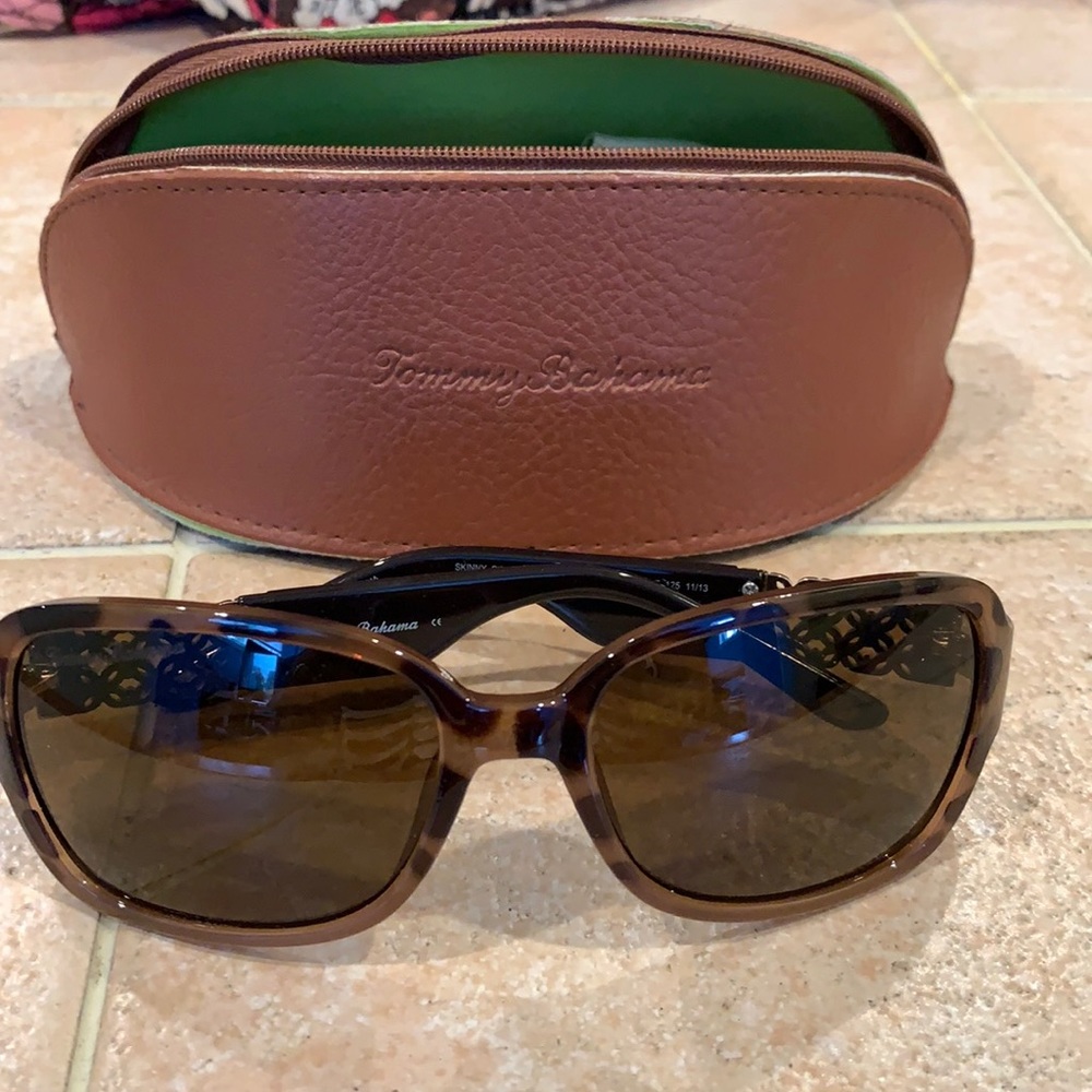 Brown tortoise Tommy Bahama sunglasses
